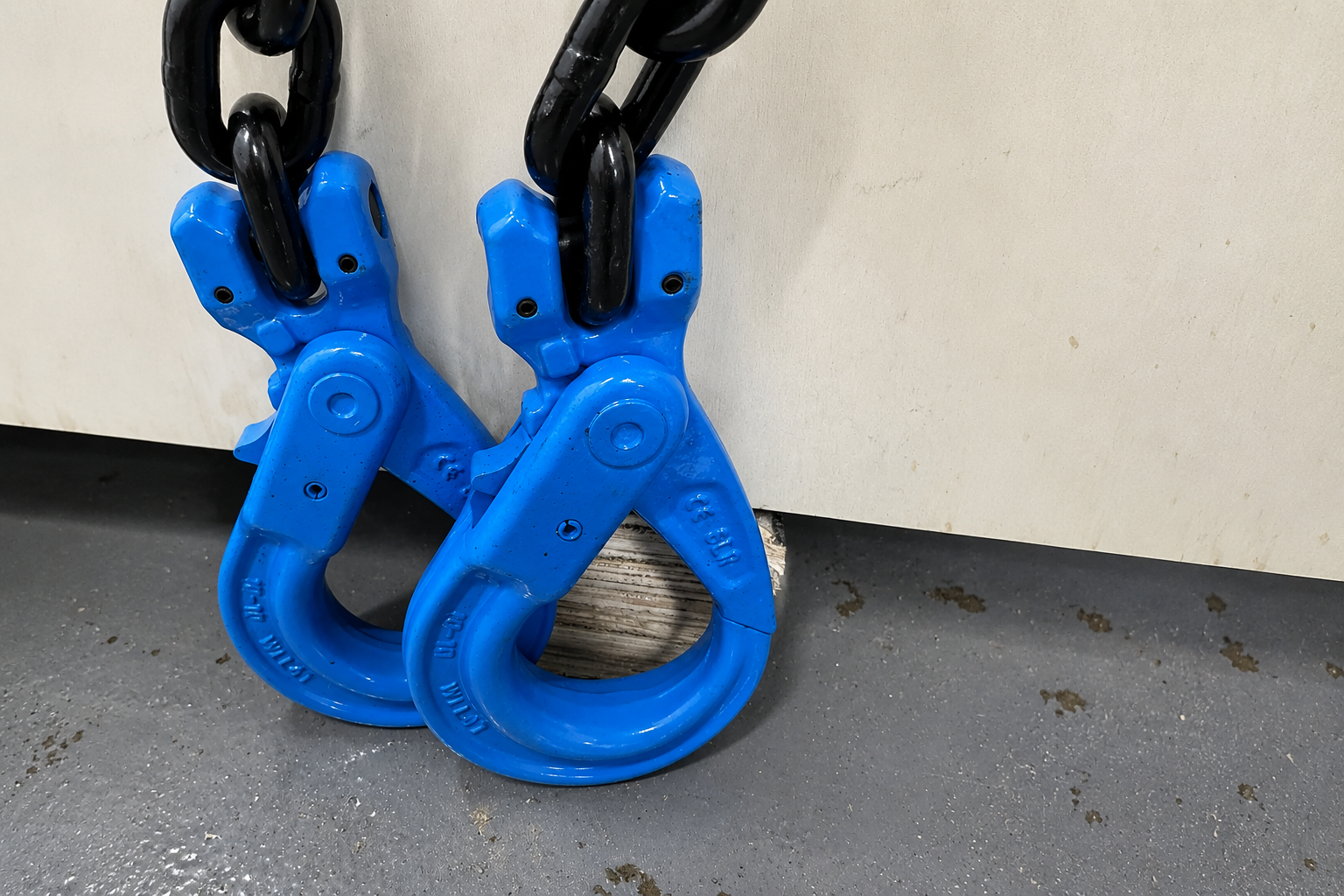 What Is a Latch Hook in Lifting and Rigging?