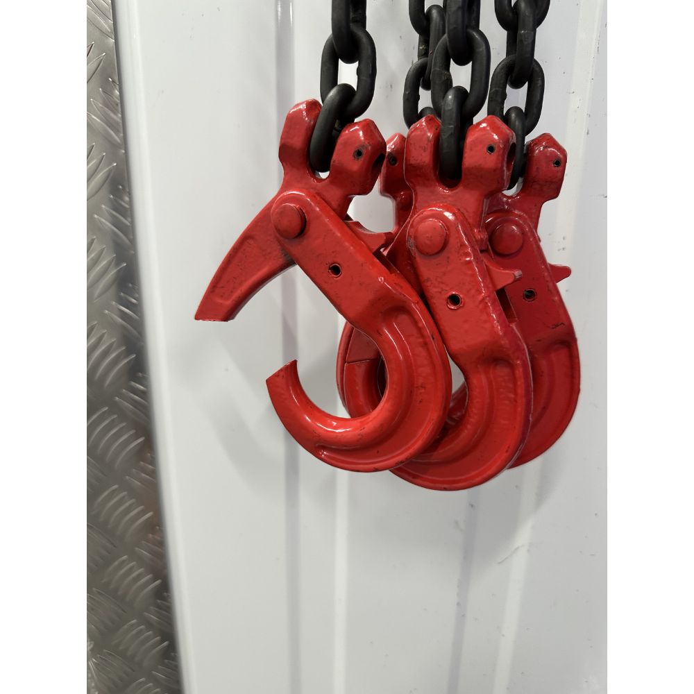 3.15 Tonne Chainsling 4 legs, safety hook with shorteners