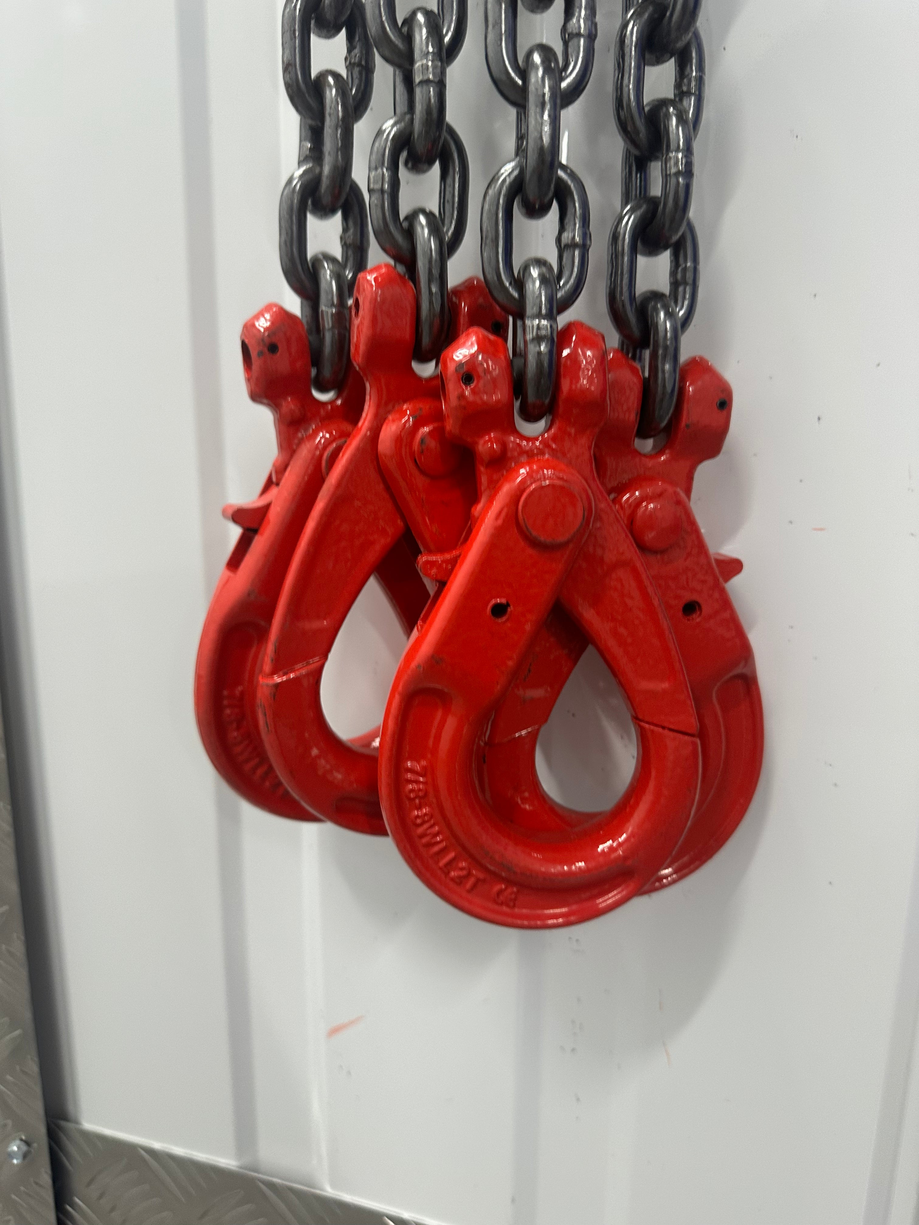 4.25 Tonne Chainsling 4 legs,  Safety hook with shorteners