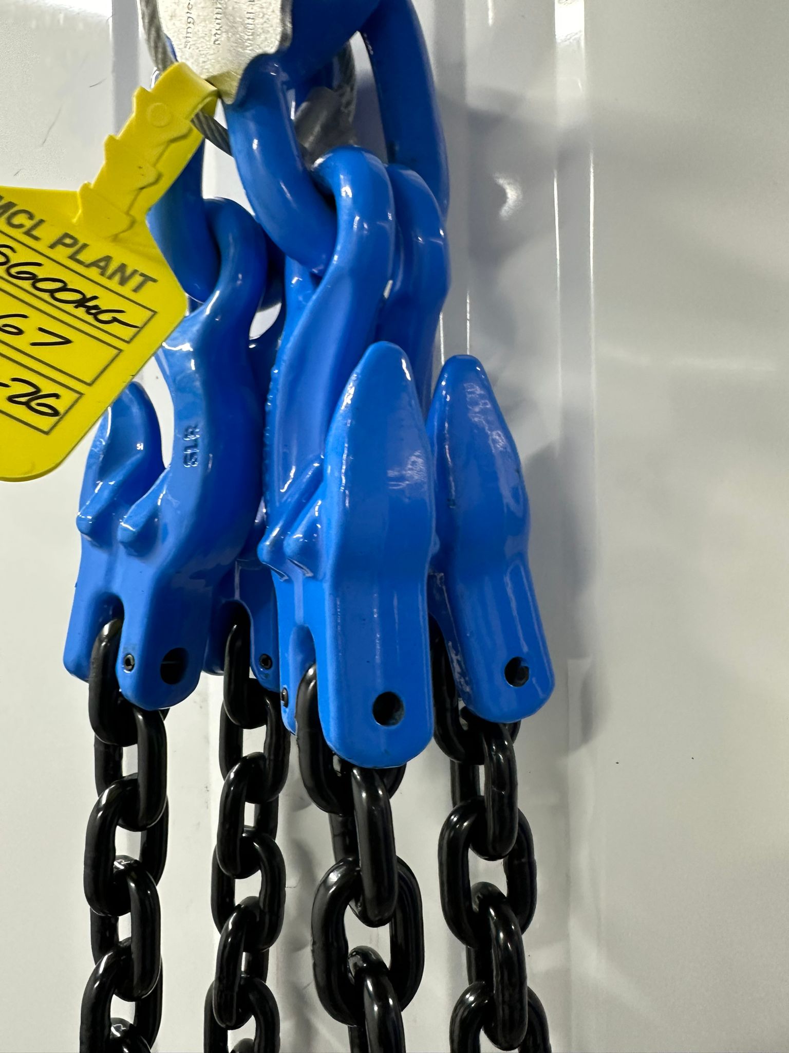 5.3 Tonne Grade 100 4m Chainsling 4 legs, safety hook with shorteners
