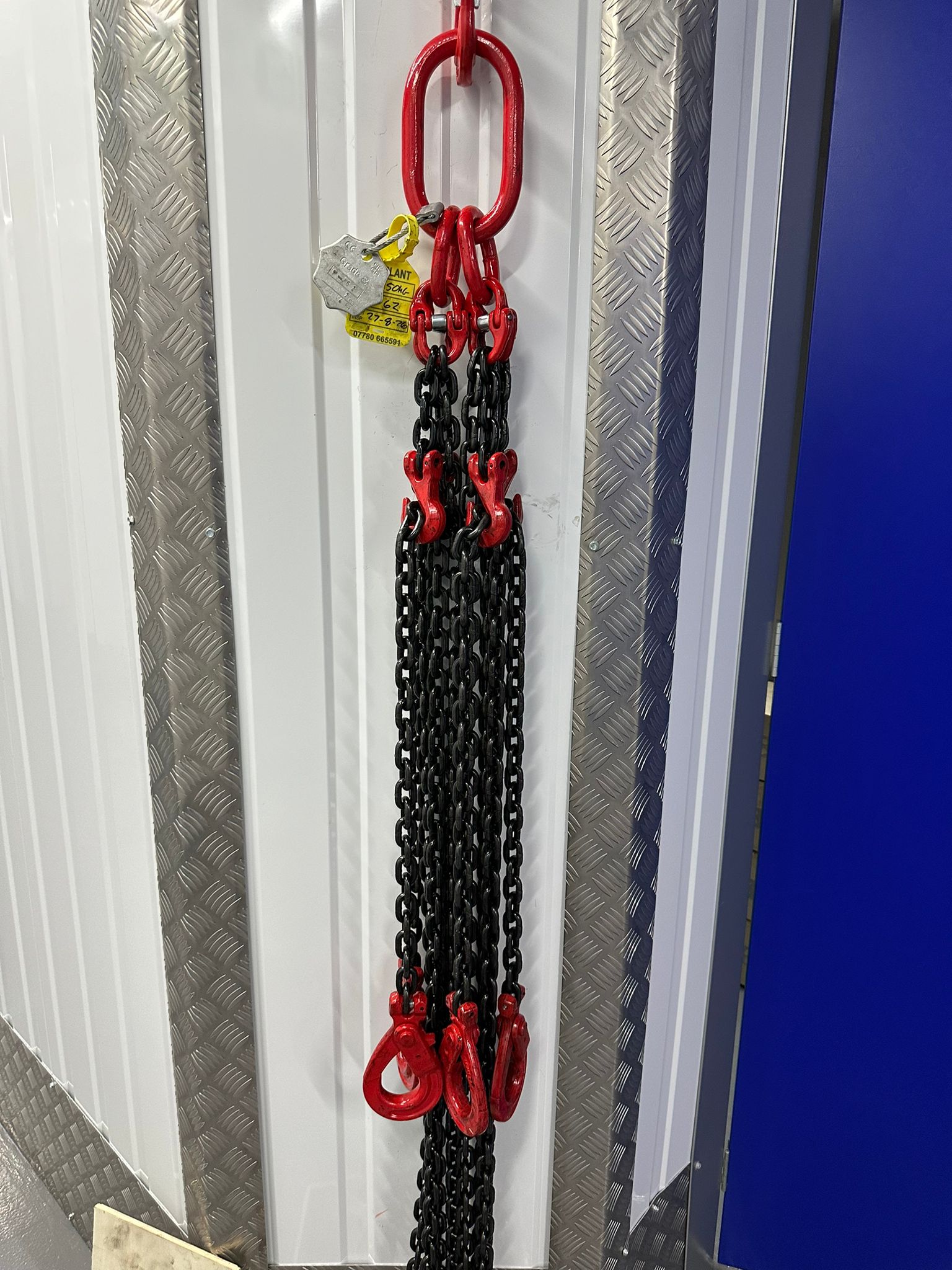 3.15 Tonne 4m Chainsling 4 legs, safety hook with shorteners